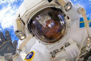 Christer Fuglesang i astronautdräkt