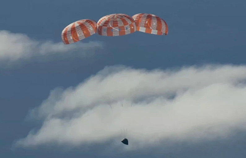 13 Orion capsule of Artemis II mission during parachute descent